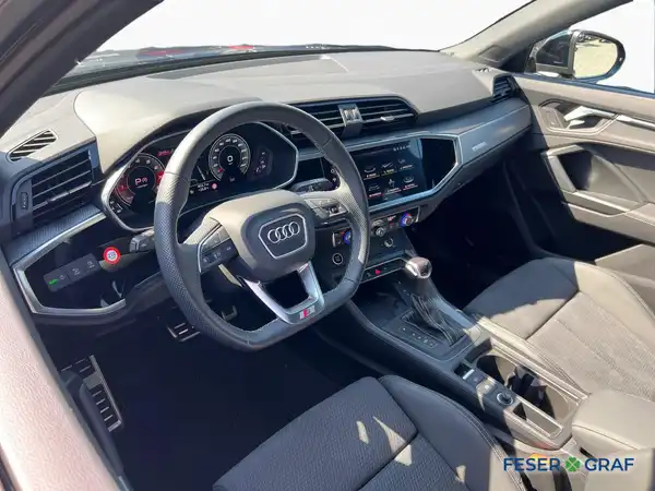 AUDI Q3 (9/20)