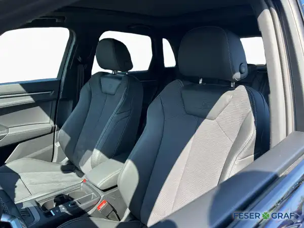 AUDI Q3 (10/20)