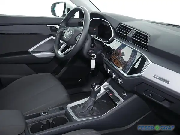 AUDI Q3 (3/16)