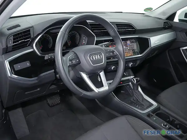 AUDI Q3 (6/16)