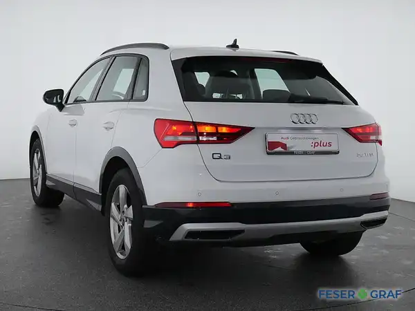 AUDI Q3 (10/16)