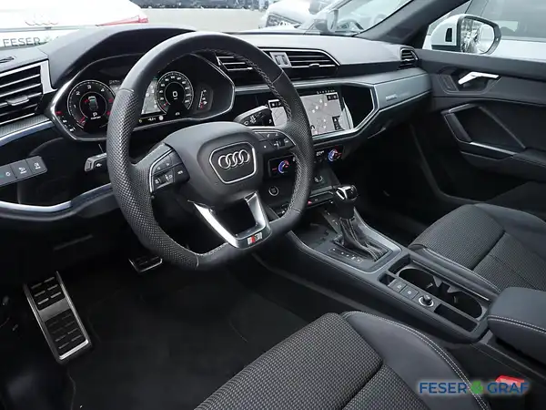 AUDI Q3 SPORTBACK (7/15)