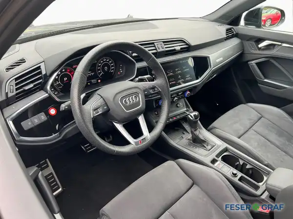 AUDI RS Q3 (8/19)