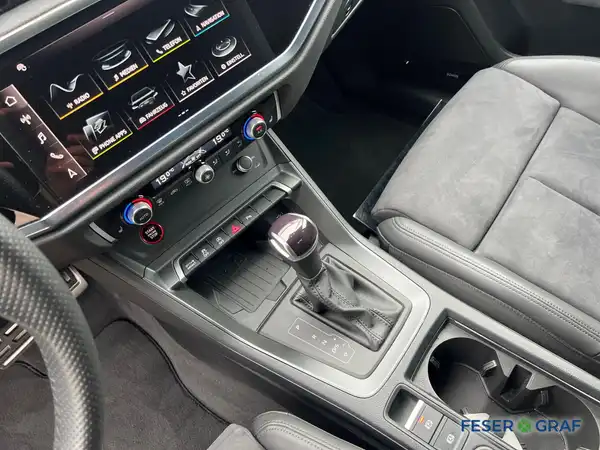 AUDI RS Q3 (9/19)
