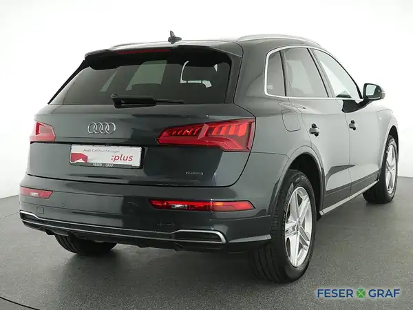 AUDI Q5 (2/18)