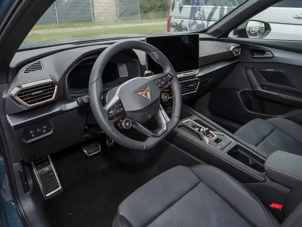 CUPRA FORMENTOR (3/8)