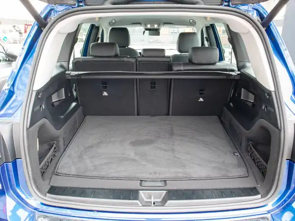 MERCEDES-BENZ GLB 200 (8/9)