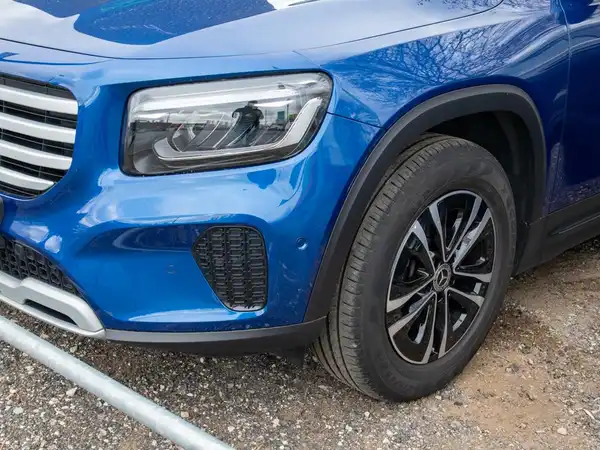 MERCEDES-BENZ GLB 200 (9/9)