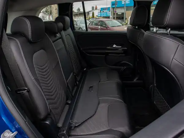 MERCEDES-BENZ GLB 200 (5/9)