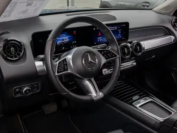 MERCEDES-BENZ GLB 200 (6/9)