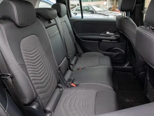 MERCEDES-BENZ GLB 200 (5/9)