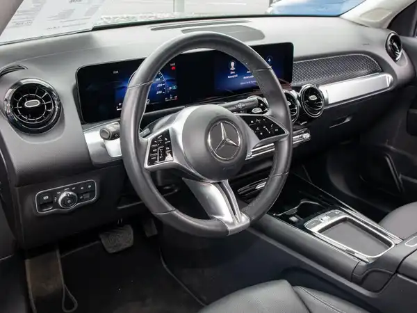 MERCEDES-BENZ GLB 200 (6/9)