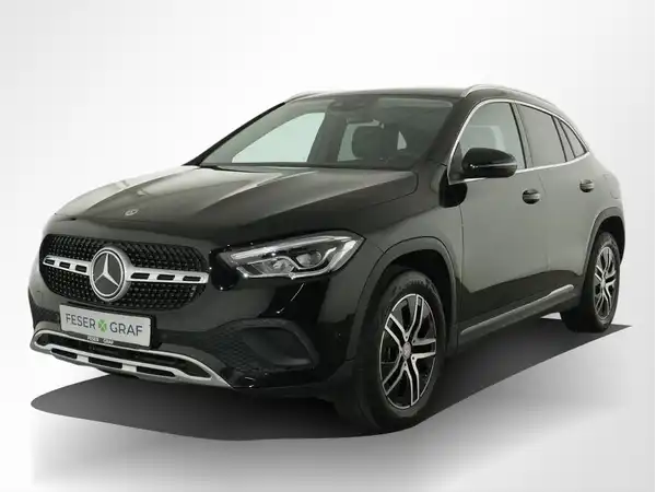 MERCEDES-BENZ GLA 200 (1/13)