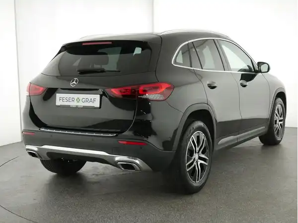 MERCEDES-BENZ GLA 200 (2/13)