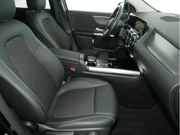 MERCEDES-BENZ GLA 200 (4/13)