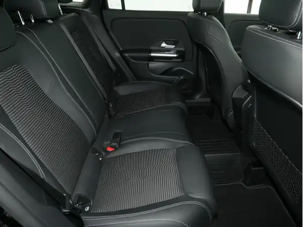 MERCEDES-BENZ GLA 200 (5/13)