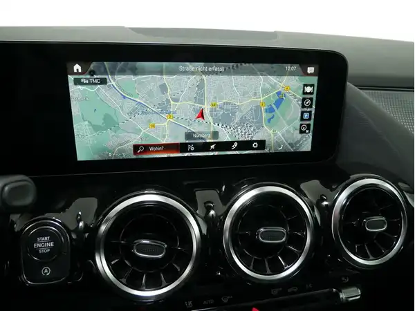 MERCEDES-BENZ GLA 200 (8/13)