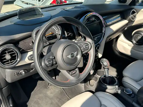MINI COOPER (10/18)