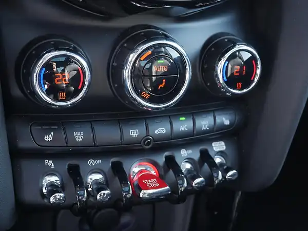 MINI COOPER (11/19)