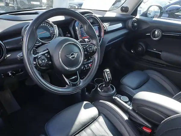 MINI COOPER (9/19)