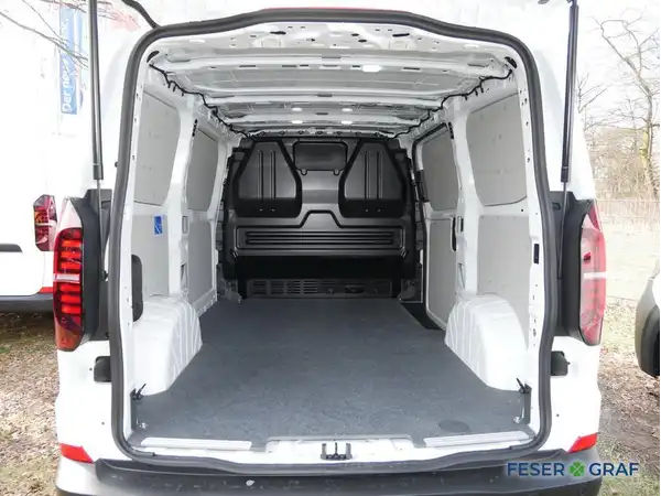 VW DER NEUE TRANSPORTER (9/11)