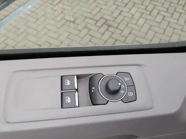 VW DER NEUE TRANSPORTER (12/15)