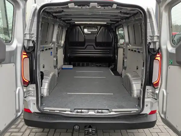 VW DER NEUE TRANSPORTER (13/15)