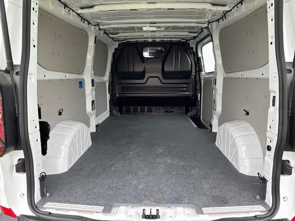 VW DER NEUE TRANSPORTER KASTEN (7/10)