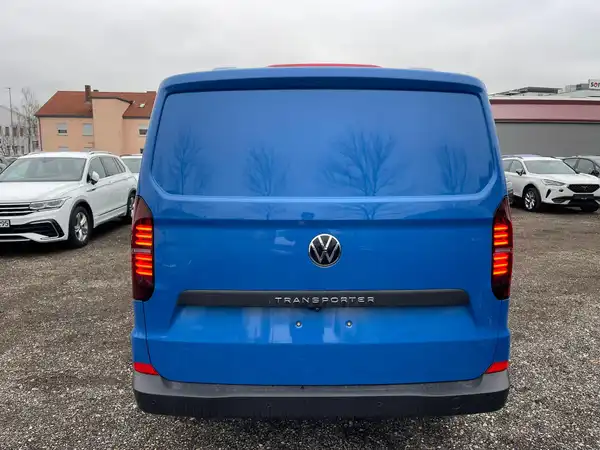 VW DER NEUE TRANSPORTER (2/4)