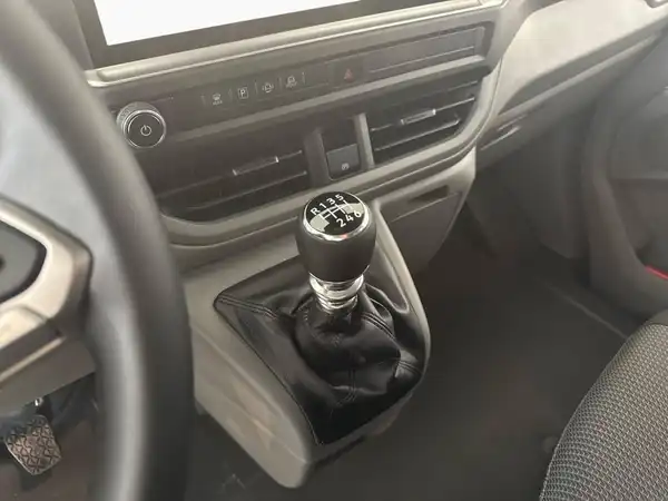 VW DER NEUE TRANSPORTER KOMBI (10/10)