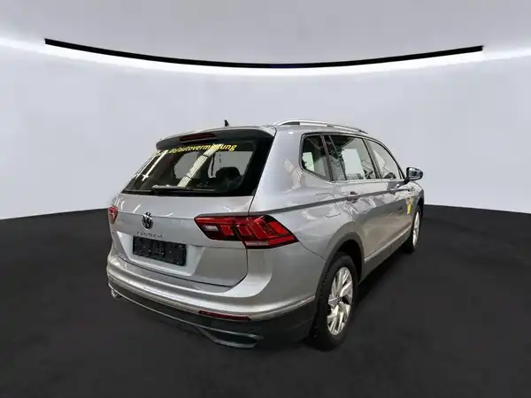VW TIGUAN ALLSPACE (4/10)