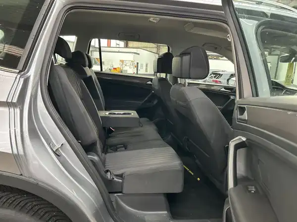 VW TIGUAN ALLSPACE (6/10)