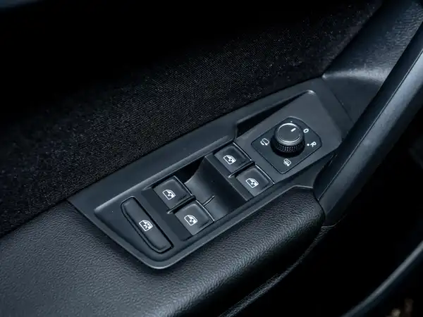 VW TIGUAN ALLSPACE (9/10)